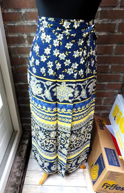 Viscose Zaza rok blauw geel iets wit bloemig mt 42, Kleding | Dames, Rokken, Zo goed als nieuw, Maat 42/44 (L), Blauw, Onder de knie