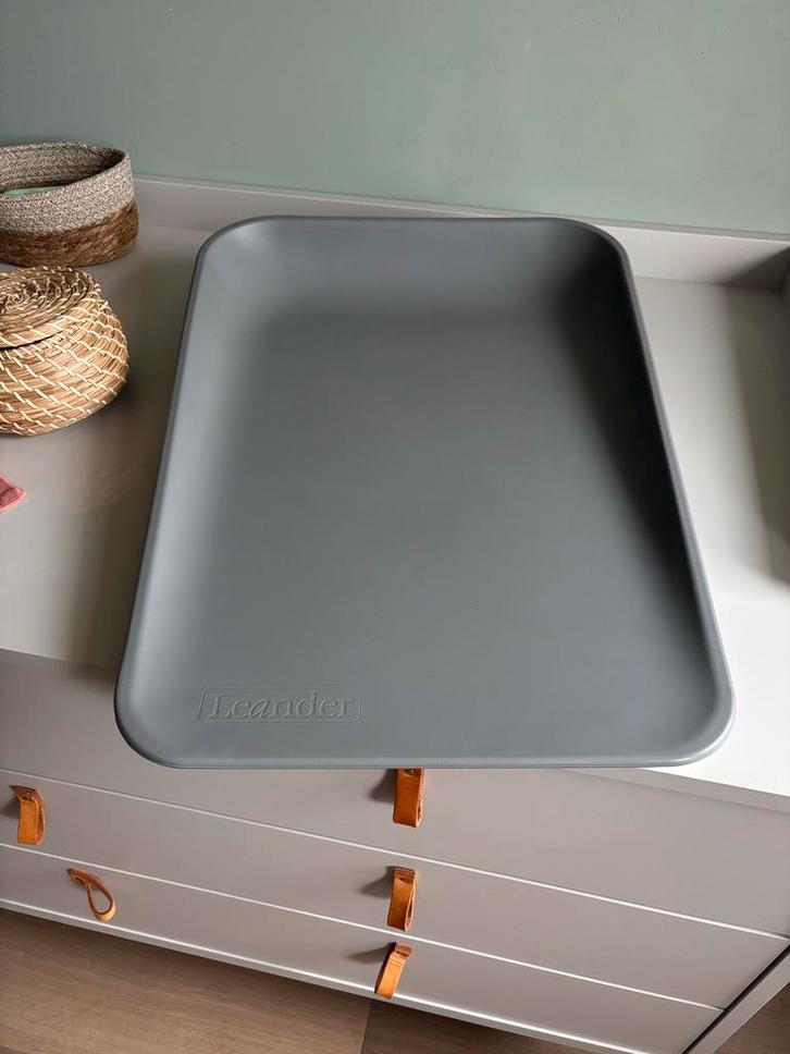 Leander Aankleedkussen - Grijs, Kinderen en Baby's, Badjes en Verzorging, Gebruikt, Aankleedkussen, Overige merken, Standaard