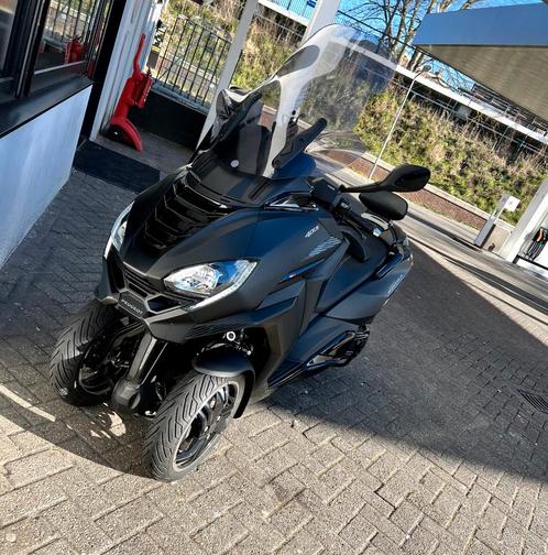 Peugeot Metropolis 2021 Black Edition Akrapovic, Motoren, Motoren | Overige merken, Particulier, Scooter, 1 cilinder, Ophalen