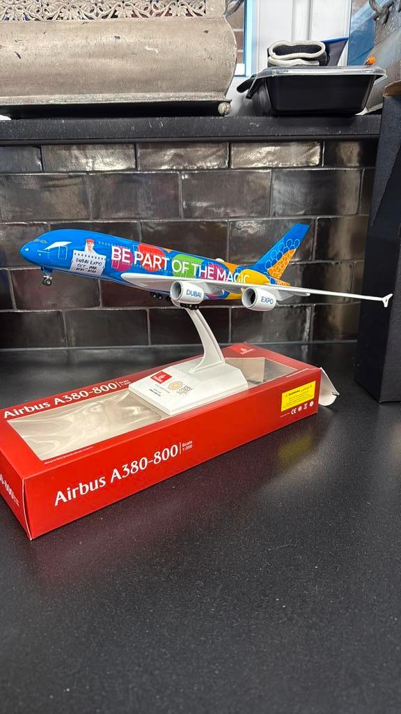 Skymarks Emirates A380 1/200, Verzamelen, Luchtvaart en Vliegtuigspotten, Zo goed als nieuw, Schaalmodel, Ophalen of Verzenden