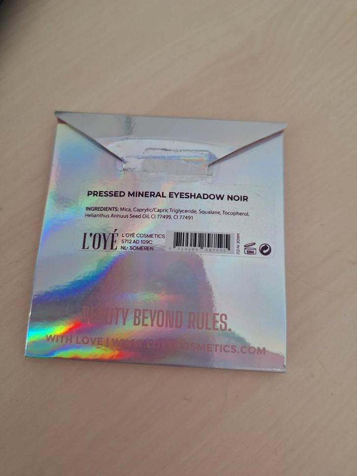 L'oye Presse Oogschaduw - Noir, Sieraden, Tassen en Uiterlijk, Uiterlijk | Cosmetica en Make-up, Nieuw, Make-up, Ogen, Zwart, Ophalen of Verzenden