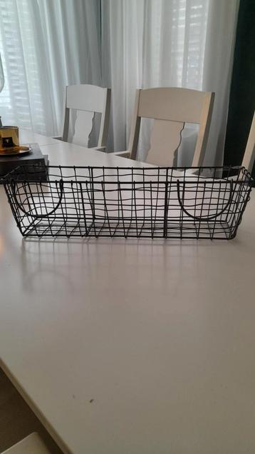 draadmand met 2 hengsels beschikbaar voor biedingen