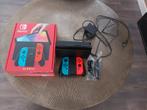 Nintendo Switch Oled Rood en Blauw ALS NIEUW!!, Ophalen of Verzenden, Zo goed als nieuw, Met 2 controllers, Switch OLED