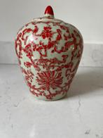 Chinese gemberpot, dekselpot, urn, rood / wit, Qianlong., Antiek en Kunst, Antiek | Porselein, Ophalen of Verzenden