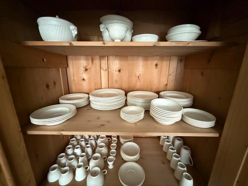 Wedgwood Edme servies, Huis en Inrichting, Keuken | Servies, Zo goed als nieuw, Compleet servies, Wedgwood, Aardewerk, Ophalen