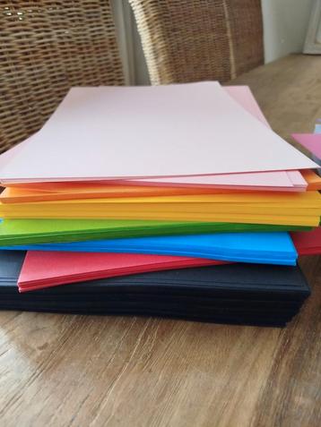 Knutsel papier, bigshot en meer  beschikbaar voor biedingen