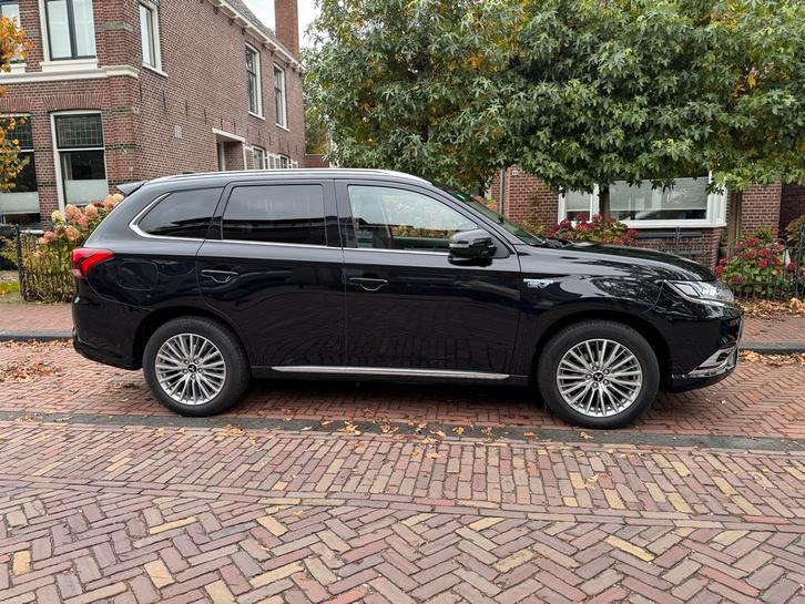 Mitsubishi Outlander PHEV 2.4 Intense – 2019 – Dealer–EX BTW, Auto's, Mitsubishi, Bedrijf, Outlander, 4x4, ABS, Achteruitrijcamera