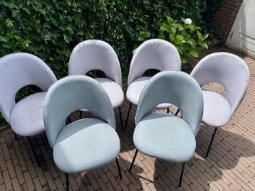 Eettafel stoelen grijs