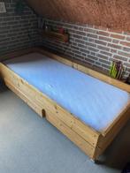 Houten bed, 205cm lang, op wieltjes en lade. En 2e bed..., Strak en eenvoudig, Gebruikt, Eenpersoons, Hout