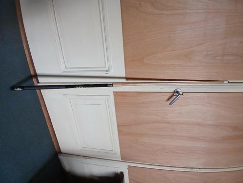 Pool cue 2 delig, 149cm, Sport en Fitness, Biljarten en Poolen, Gebruikt, Keu of Ballen, Ophalen
