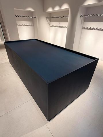 ZSM weg Grote zelfgemaakte dressoir/ display unit met lades beschikbaar voor biedingen