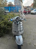 Vespa primavera 70th anniversary, Fietsen en Brommers, Scooters | Vespa, Ophalen, Overige modellen, Zo goed als nieuw, Benzine