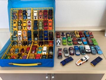75x Hotwheels speelgoed autootjes in opberg verzamelkoffer beschikbaar voor biedingen
