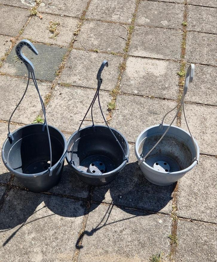 Hang plantenbakken, Tuin en Terras, Bloembakken en Plantenbakken, Zo goed als nieuw, Kunststof, Minder dan 30 cm, Rond, Ophalen of Verzenden