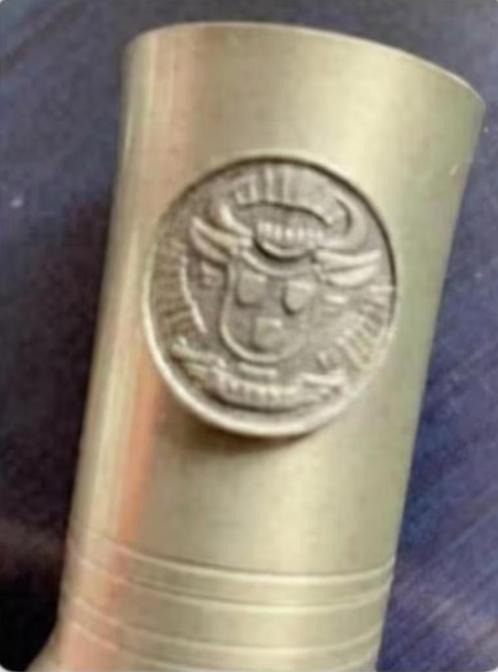 Antiek tinnen bekertje, beker, pot, kannetje met schildje, Antiek en Kunst, Antiek | Tin, Ophalen of Verzenden