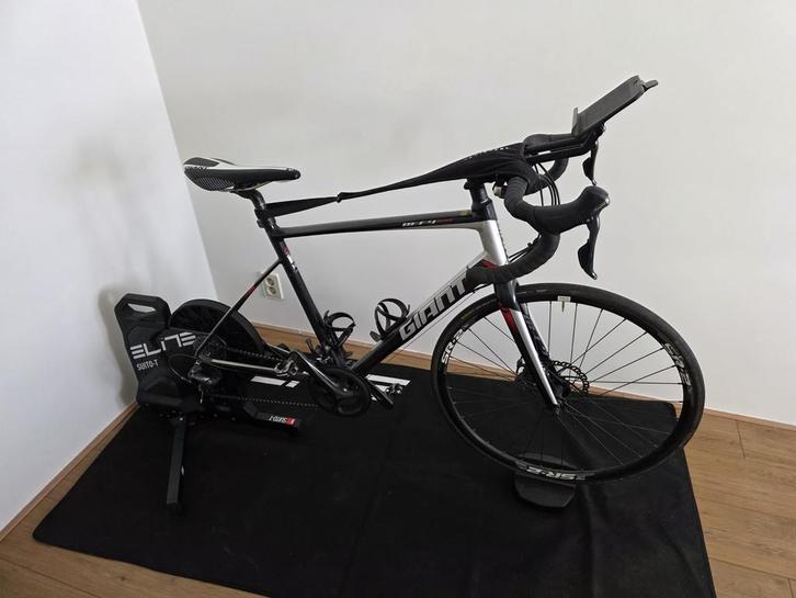 Suito trainer with giant defy bike (size 56), Fietsen en Brommers, Fietsen | Racefietsen, Zo goed als nieuw, Giant, Meer dan 20 versnellingen