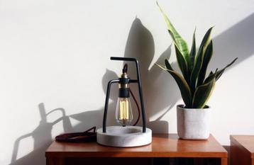 Marmeren design lamp beschikbaar voor biedingen