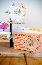 Vintage servies Arcopal Frankrijk retro 70s, Ophalen of Verzenden, Overige stijlen, Compleet servies, Glas