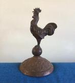 Antieke bronzen haan op gedecoreerde voet, 19e eeuw., Antiek en Kunst, Verzenden, Brons