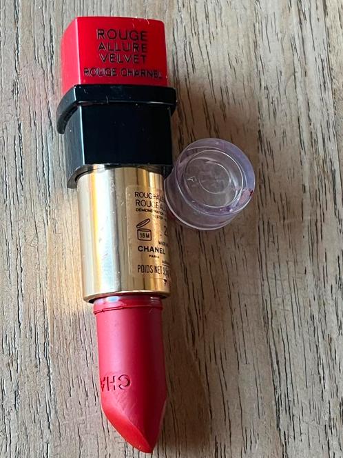 Chanel Rouge Allure Lipstick   kleur: 56 rouge charnel, Sieraden, Tassen en Uiterlijk, Uiterlijk | Cosmetica en Make-up, Nieuw
