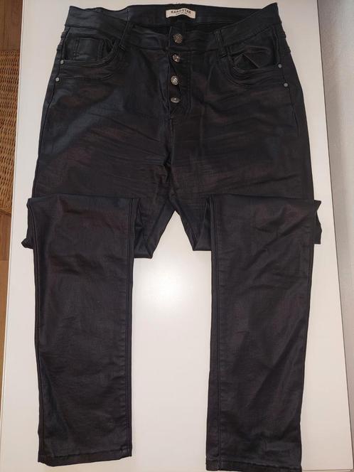 Karostar broek zwart coated maat 44 zo goed als nieuw, Kleding | Dames, Broeken en Pantalons, Zo goed als nieuw, Maat 42/44 (L)
