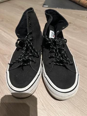 Tommy hilfiger schoenen beschikbaar voor biedingen