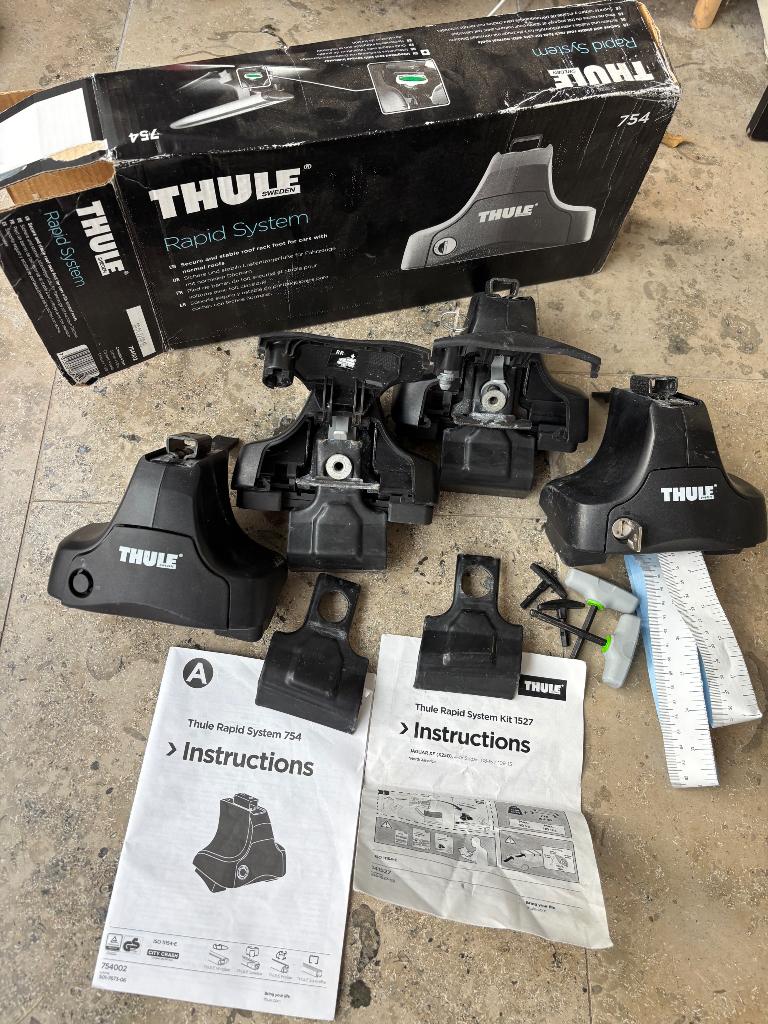Thule voetenset 754 voor dakdrager, Auto diversen, Dakdragers, Ophalen of Verzenden, Gebruikt
