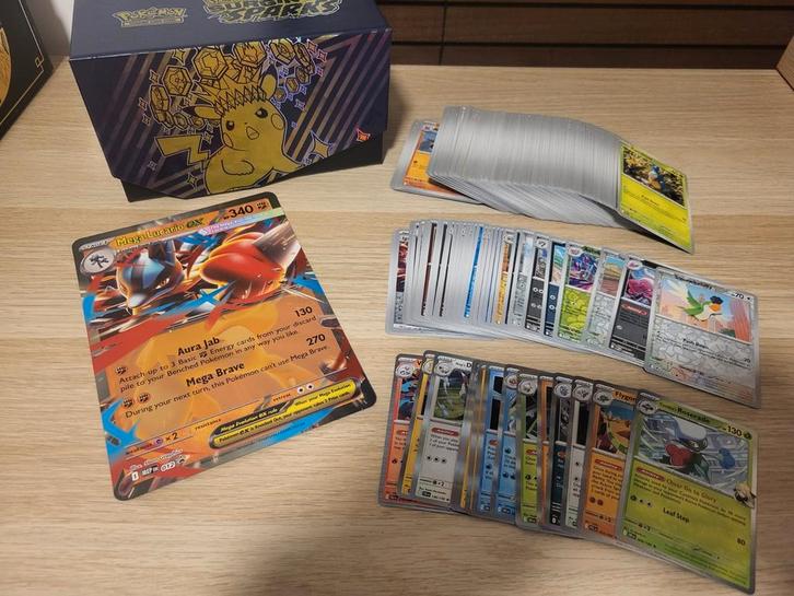 Pokemon kaarten set met oversizes mega lucario ex, Hobby en Vrije tijd, Verzamelkaartspellen | Pokémon, Nieuw, Losse kaart, Foil