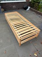 Ikea bed UTAKAR stapelbaar bed incl 2 matrassen (Ikea HOVAG), Eenpersoons, Bruin, Ophalen of Verzenden, Zo goed als nieuw