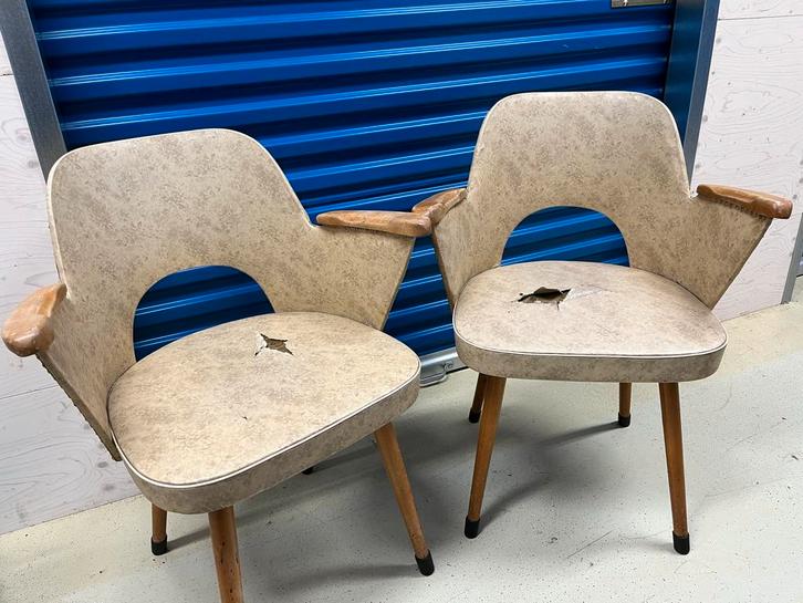 2 Vintage Thonet Stoelen - Tsjechoslowakije, Huis en Inrichting, Fauteuils, Gebruikt, Hout, Minder dan 50 cm, Minder dan 75 cm