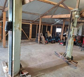 2 koloms autobrug hefbrug 2500kg 380v krachtstroom beschikbaar voor biedingen