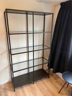 IKEA VITTSJÖ stellingkast zwartbruin /glas, Huis en Inrichting, Kasten | Vitrinekasten, Ophalen, Met plank(en), 100 tot 150 cm