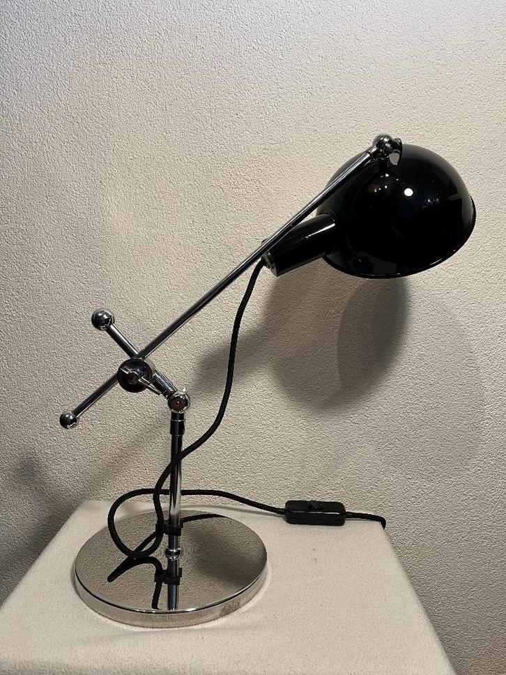 Prachtige Bauhaus design tafellamp van Tecnolumen, Huis en Inrichting, Lampen | Tafellampen, Zo goed als nieuw, 50 tot 75 cm, Metaal