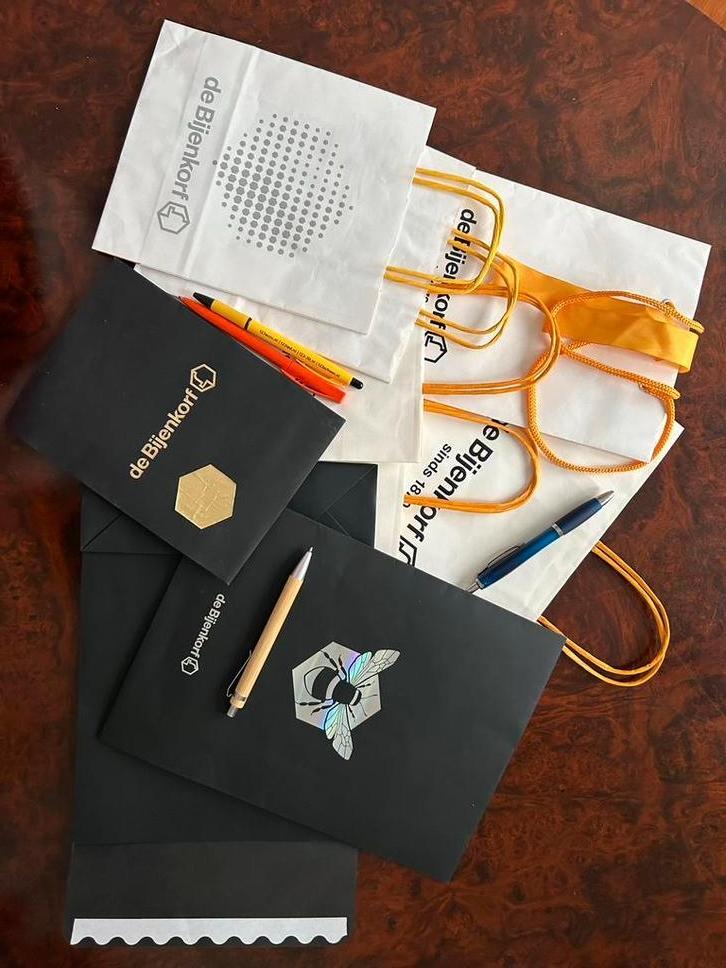 Bijenkorf Tassen en Enveloppen, Verzamelen, Merken en Reclamevoorwerpen, Zo goed als nieuw, Verpakking, Ophalen