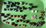 Knopen, leer, hertshoorn, kunststof, verschillende kleuren, Ophalen of Verzenden, Gebruikt, Knoop of Knopen