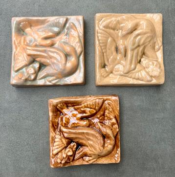 3 Keramiek wandtegels gevelstenen van ganzen / eenden beschikbaar voor biedingen