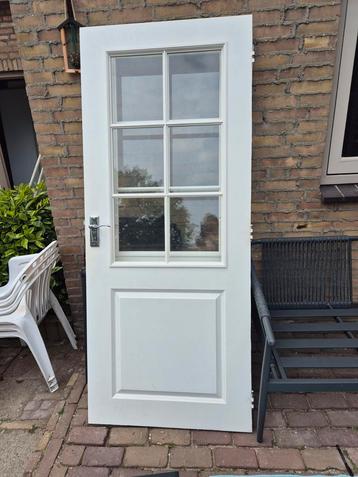2 binnendeuren met glas beschikbaar voor biedingen