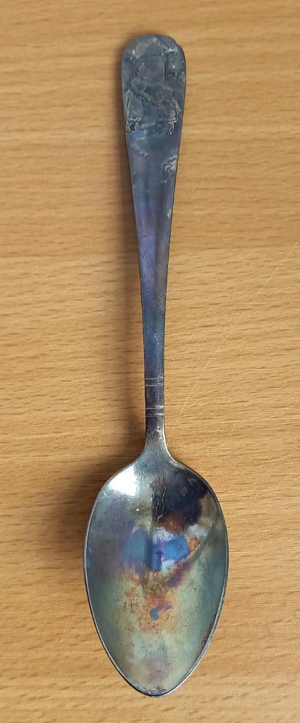Verzilverde kinderlepel Moeder en kind in klederdracht Gero, Antiek en Kunst, Antiek | Goud en Zilver, Ophalen of Verzenden