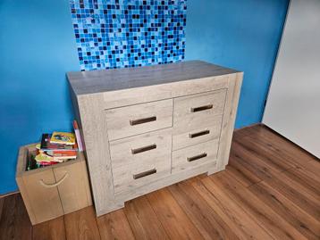 Commode Gratis beschikbaar voor biedingen