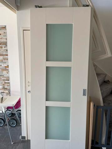 Massieve Schuifdeuren beschikbaar voor biedingen