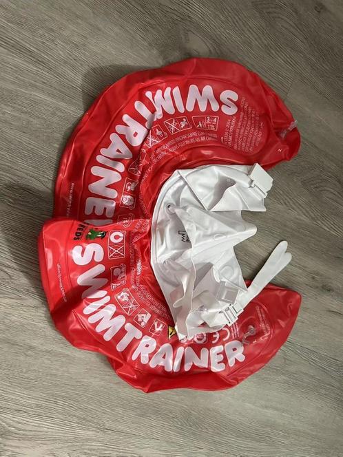 Freds Zwemtrainer – Rood – 6 tot 18 kg, Kinderen en Baby's, Babykleding | Baby-zwemkleding, Zo goed als nieuw, Zwem-accessoire