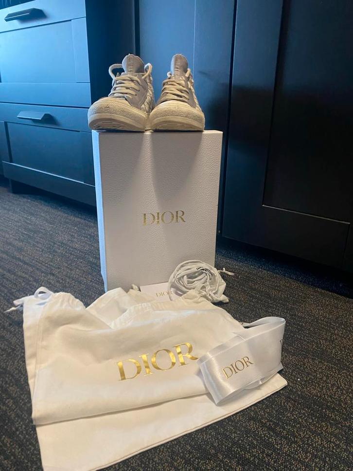 Dior Walk'n'Dior Sneaker Maat 40 - Zo Goed Als Nieuw!, Kleding | Dames, Schoenen, Zo goed als nieuw, Sneakers of Gympen, Grijs