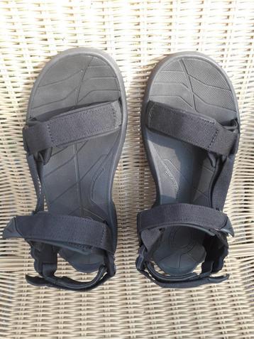 Teva sandalen, nieuw, unisex beschikbaar voor biedingen