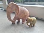 2 Handgesneden Stenen Olifantjes, Verzamelen, Beelden en Beeldjes, Ophalen of Verzenden, Gebruikt, Dier