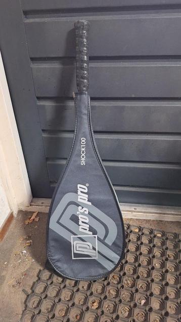 Twee bijna nieuwe gelijke squashrackets van Pro's Pro beschikbaar voor biedingen