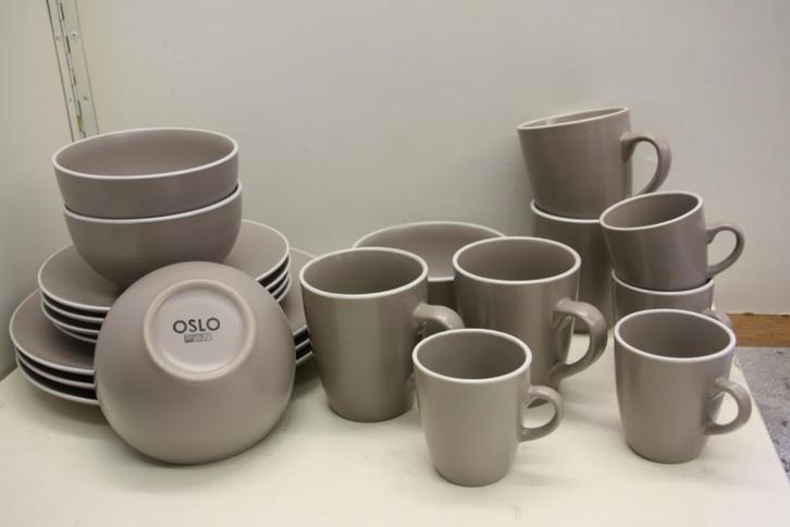 Oslo serviesset voor 4 personen. Donkergrijs. 19-delig., Huis en Inrichting, Keuken | Servies, Zo goed als nieuw, Overige stijlen