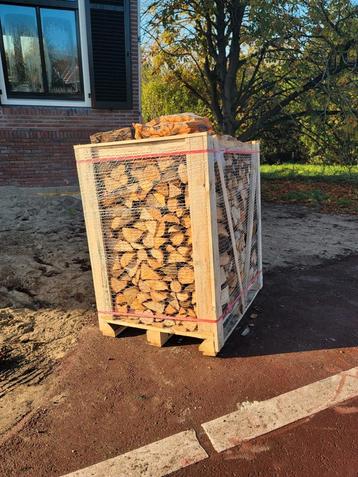 Droog eikenhout haardhout brandhout  beschikbaar voor biedingen
