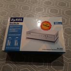 Netwerk switch Zyxel, Computers en Software, Netwerk switches, Ophalen of Verzenden, Zo goed als nieuw