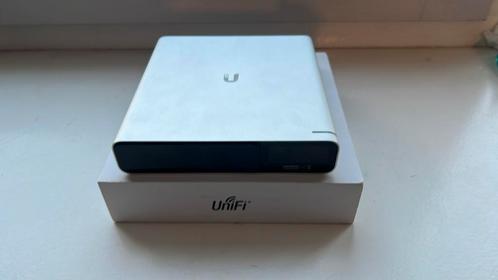 UniFi CloudKey Gen2 +, Computers en Software, Netwerk switches, Zo goed als nieuw, Ophalen