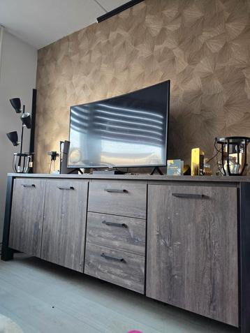 Tv Meubel / Kast  beschikbaar voor biedingen